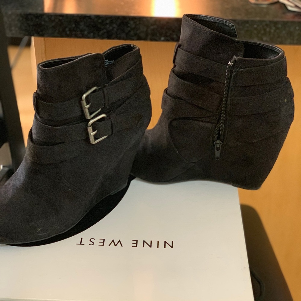 Nine West wedge black bootie